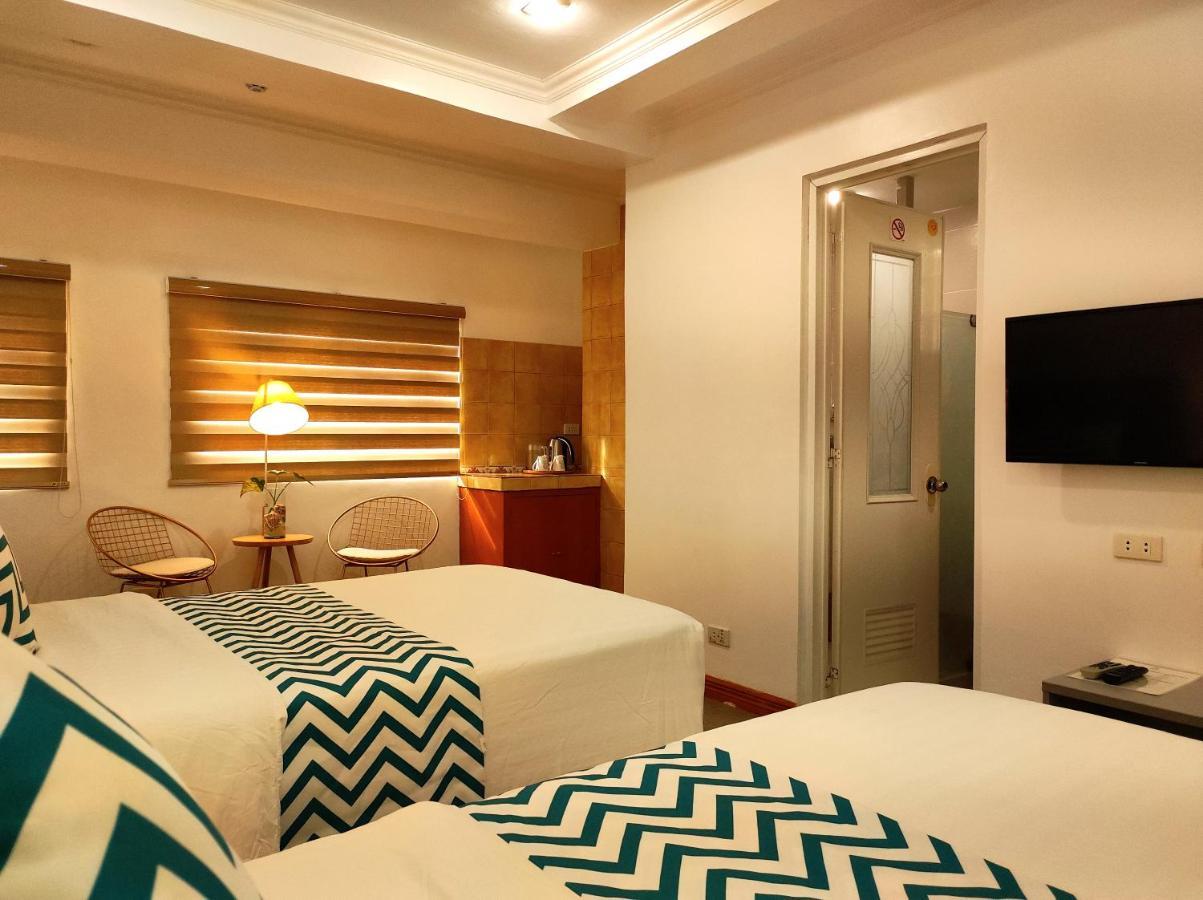 Grand Blue Beach Hotel Manoc-Manoc Buitenkant foto