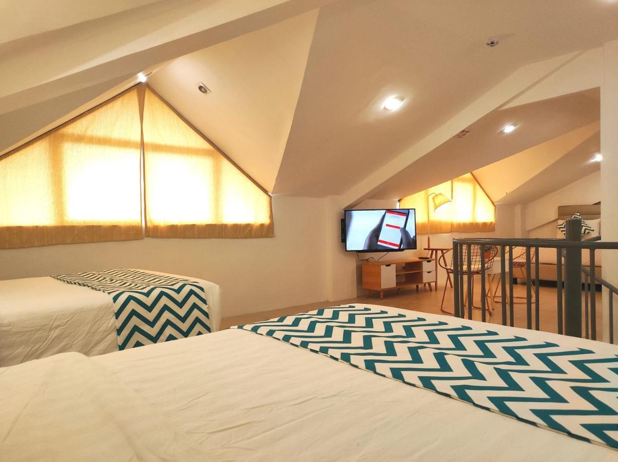 Grand Blue Beach Hotel Manoc-Manoc Buitenkant foto