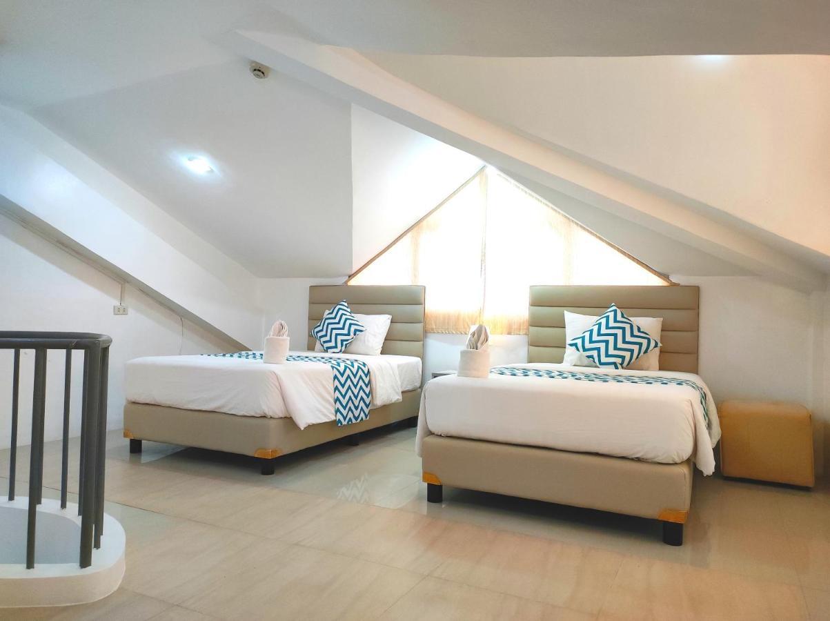 Grand Blue Beach Hotel Manoc-Manoc Buitenkant foto