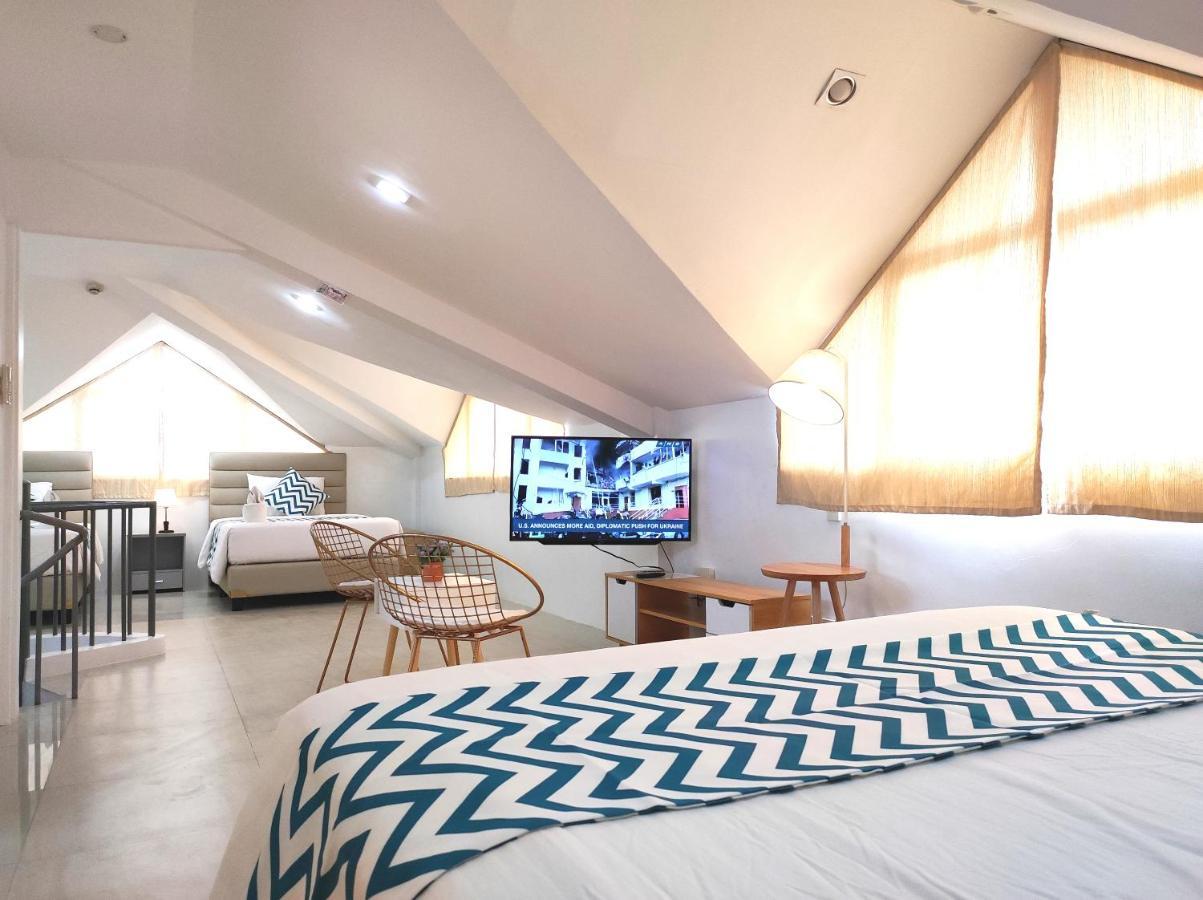 Grand Blue Beach Hotel Manoc-Manoc Buitenkant foto