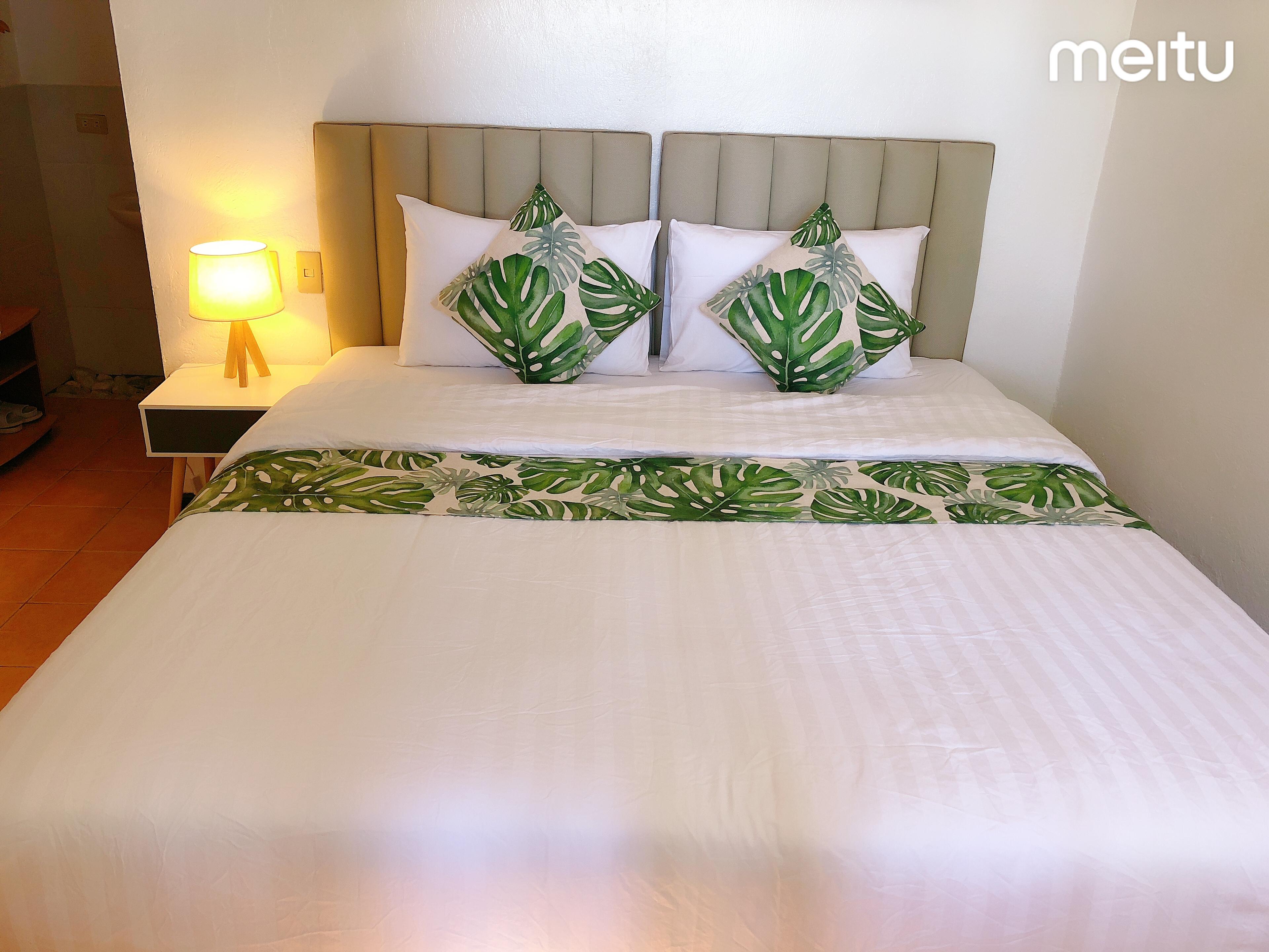 Grand Blue Beach Hotel Manoc-Manoc Buitenkant foto