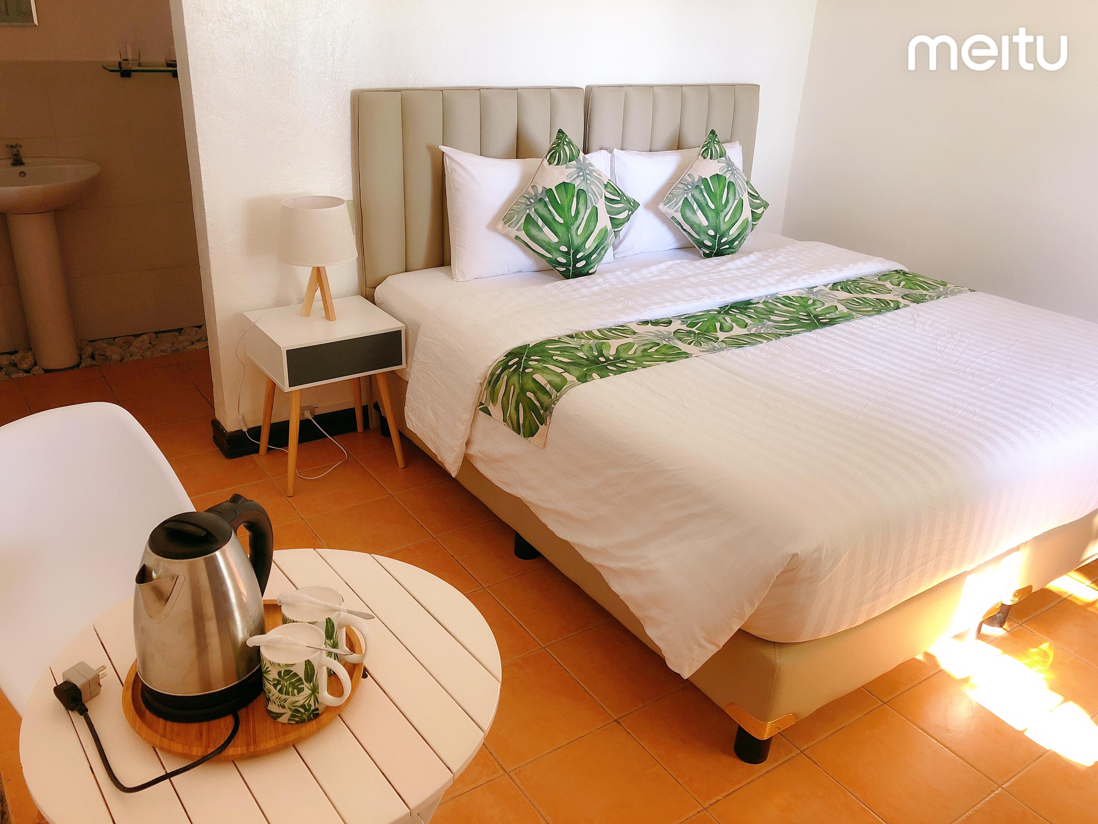 Grand Blue Beach Hotel Manoc-Manoc Buitenkant foto