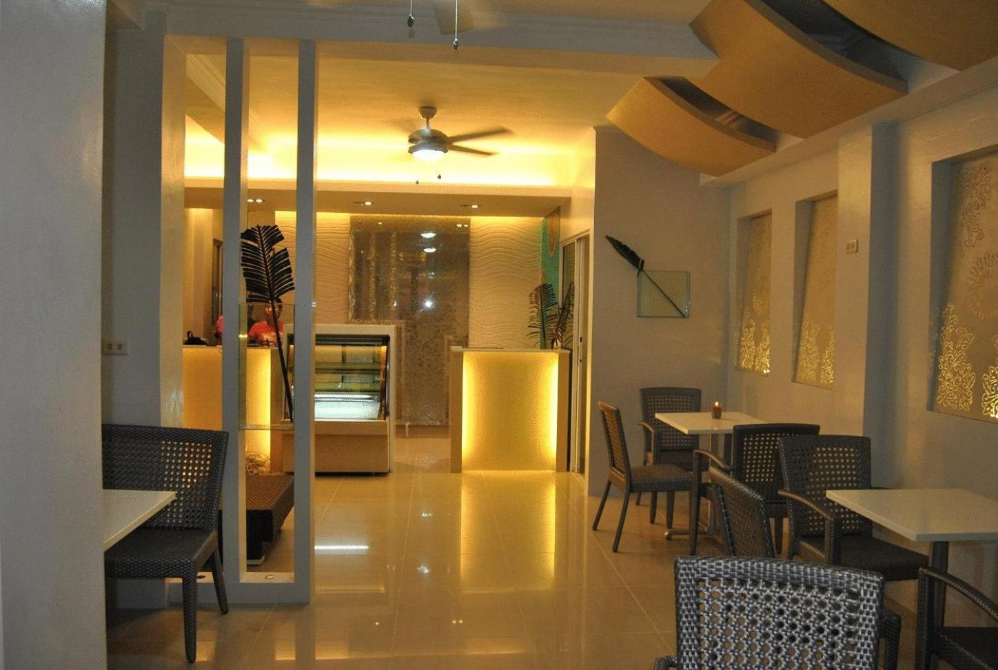Grand Blue Beach Hotel Manoc-Manoc Buitenkant foto
