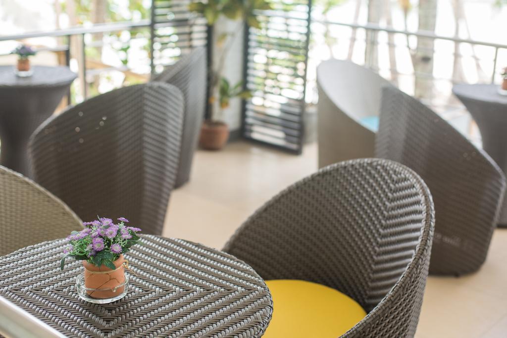 Grand Blue Beach Hotel Manoc-Manoc Buitenkant foto