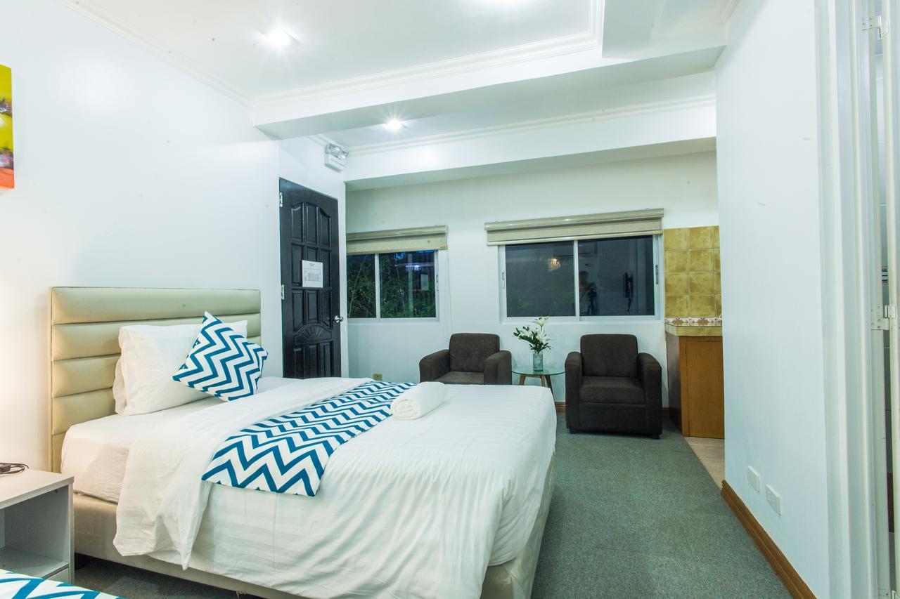 Grand Blue Beach Hotel Manoc-Manoc Buitenkant foto