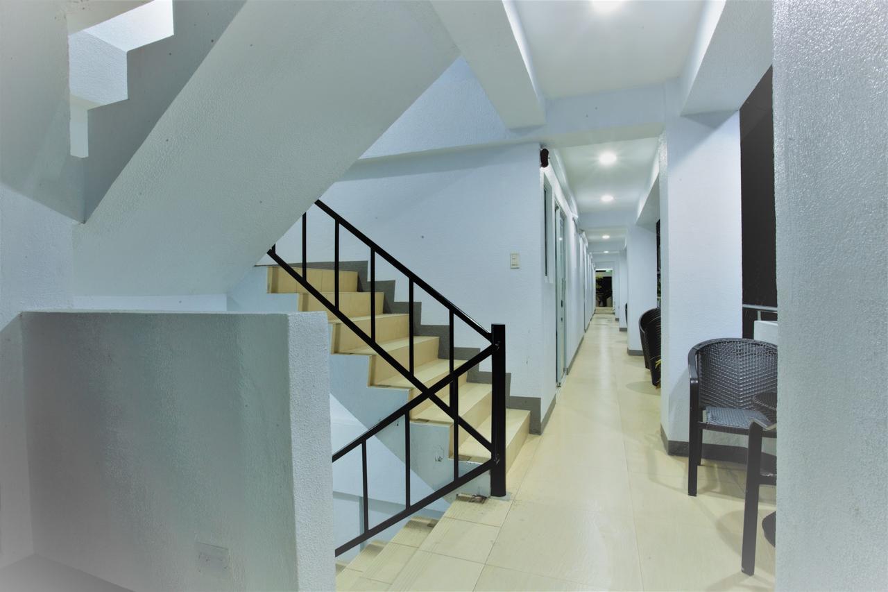 Grand Blue Beach Hotel Manoc-Manoc Buitenkant foto