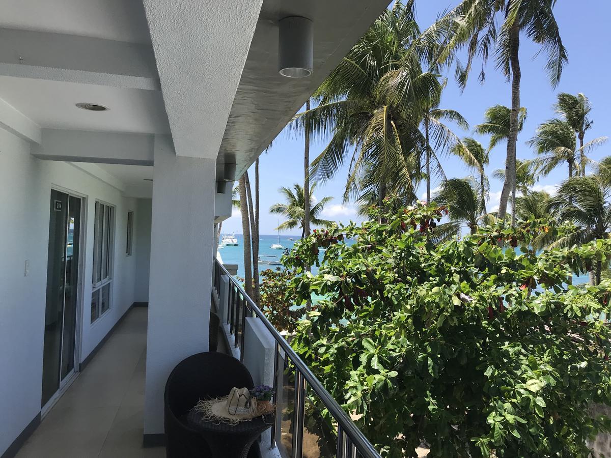 Grand Blue Beach Hotel Manoc-Manoc Buitenkant foto