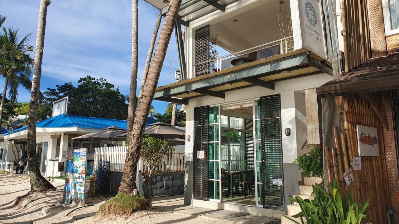 Grand Blue Beach Hotel Manoc-Manoc Buitenkant foto
